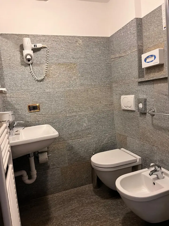 Bagno della camera 6 dell’Hotel La Meridiana