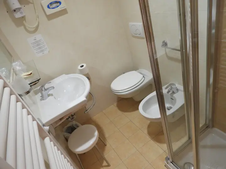 Bagno della camera 9 dell’Hotel La Meridiana