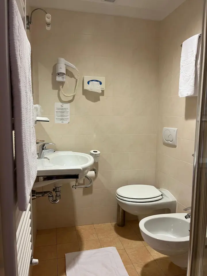 Bagno della camera 9 dell’Hotel La Meridiana