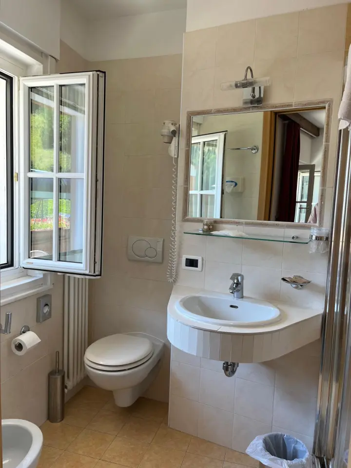 Bagno della camera 27 dell’Hotel La Meridiana